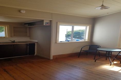 Photo of property in 46 Vivian Street, New Plymouth, 4310