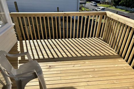 Photo of property in 48 Bruce Road, Glenfield, Auckland, 0629