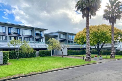 Photo of property in 7a/30 Westward Ho, Glen Eden, Auckland, 0602