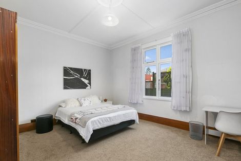 Photo of property in 239 Bay View Road, Saint Clair, Dunedin, 9012