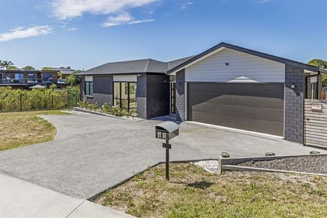 Photo of property in 43 Huarahi Pai Road, Huapai, Kumeu, 0810