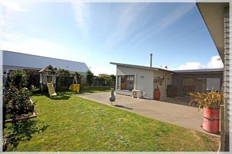 Photo of property in 37 Andrews Street, Foxton Beach, Foxton, 4815