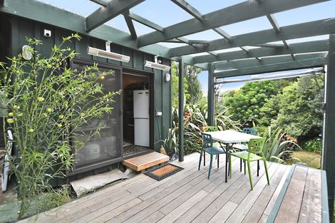 Photo of property in 20 Hillside Crescent, Leigh, 0985