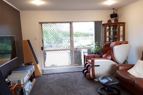 Photo of property in 22 Harbour Lights Close, West Harbour, Auckland, 0618