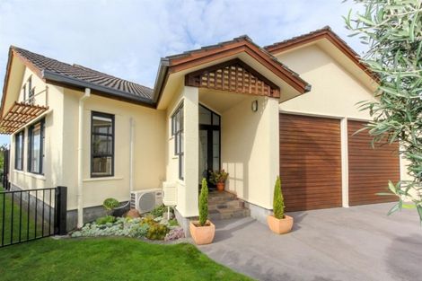 Photo of property in 10 Frank Frethey Place, Highlands Park, New Plymouth, 4312