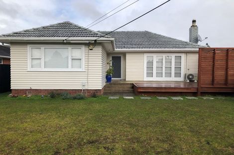 Photo of property in 12 Albert Road, Kelston, Auckland, 0602