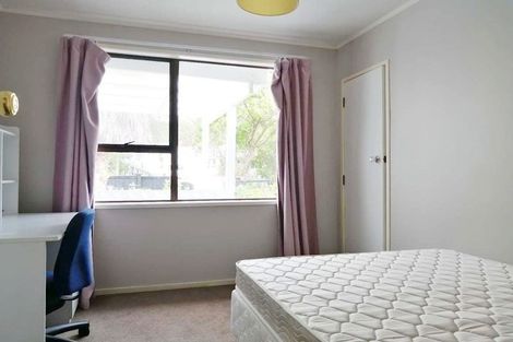 Photo of property in 4 Garner Place, Glenfield, Auckland, 0629