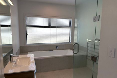 Photo of property in 75 Oak Road, Poraiti, Napier, 4112