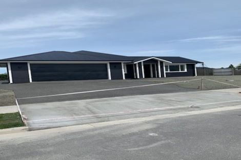 Photo of property in 52 Watkins Drive, Rangiora, 7400