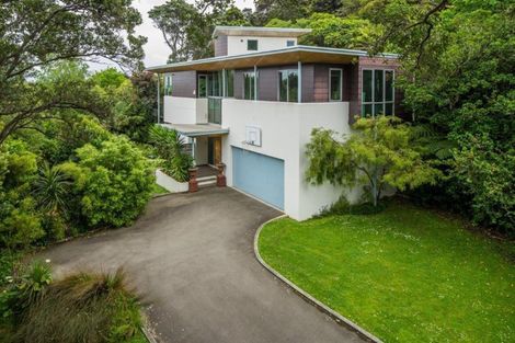 Photo of property in 19 Dillon Street, Lowry Bay, Lower Hutt, 5013