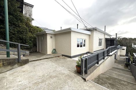 Photo of property in 22 Dorking Road, Brooklyn, Wellington, 6021