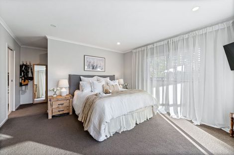 Photo of property in 14 Will Street, Huapai, Kumeu, 0810
