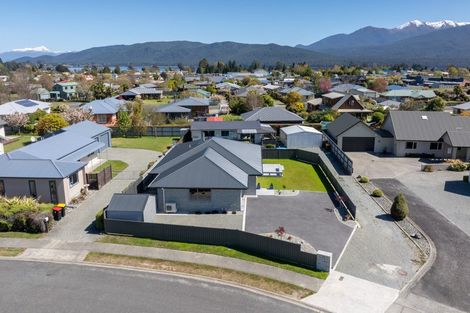 Photo of property in 22a Lawson Burrows Crescent, Te Anau, 9600
