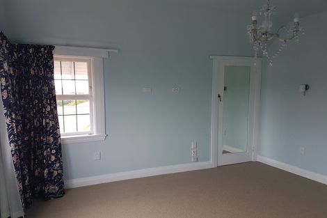 Photo of property in 17 Saint Michaels Crescent, Kelburn, Wellington, 6012