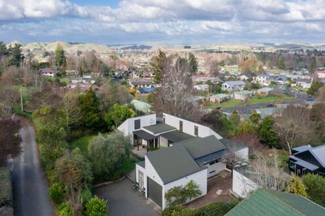 Photo of property in 17 Domain Road, Waipawa, 4210