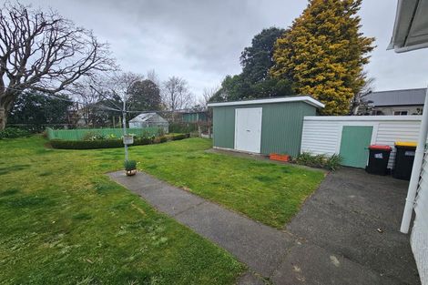 Photo of property in 19 Oxford Street, Martinborough, 5711