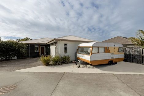 Photo of property in 1 Kokihi Close, Papamoa Beach, Papamoa, 3118