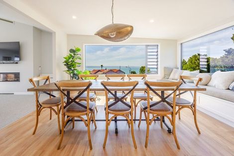 Photo of property in 17 Roslyn Road, Bluff Hill, Napier, 4110