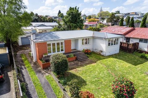 Photo of property in 13 Minifie Avenue, Melville, Hamilton, 3206