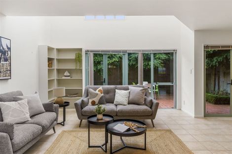 Photo of property in 2/110 Nayland Street, Sumner, Christchurch, 8081