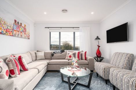 Photo of property in 4 Antigua Way, Grenada Village, Wellington, 6037