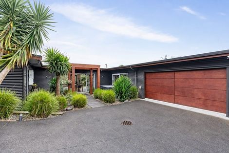 Photo of property in 225 Awai Road, Tarurutangi, New Plymouth, 4372
