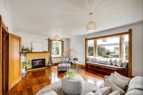 Photo of property in 1 Lambton Road, Hospital Hill, Napier, 4110