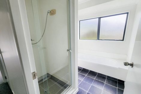 Photo of property in 2 Lydia Place, Kelvin Grove, Palmerston North, 4414