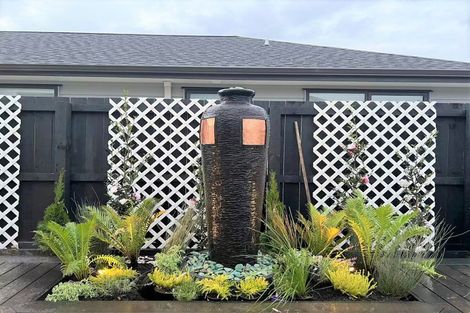 Photo of property in 6 Jane Maree Road, Kumeu, 0810