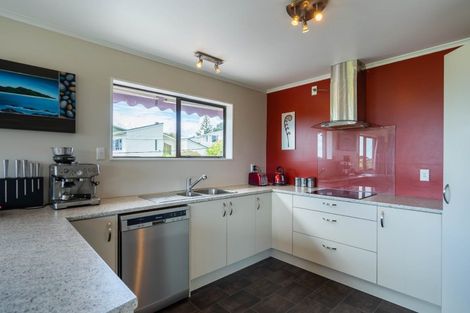 Photo of property in 34 Queens Road, Waikanae Beach, Waikanae, 5036