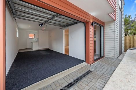 Photo of property in 41 Golf Road, New Lynn, Auckland, 0600