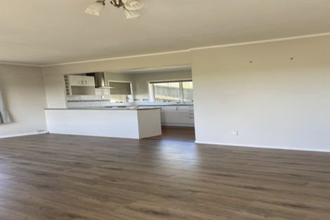 Photo of property in 1/30 Acacia Road, Torbay, Auckland, 0632