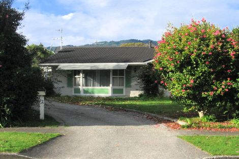 Photo of property in 12 Richmond Avenue, Waikanae, 5036