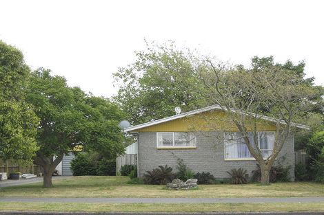 Photo of property in 22 Queenspark Drive, Parklands, Christchurch, 8083