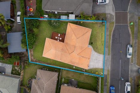 Photo of property in 13 Ginders Drive, Massey, Auckland, 0614