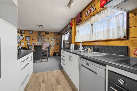 Photo of property in 15b Ngahu Street, Fairy Springs, Rotorua, 3015