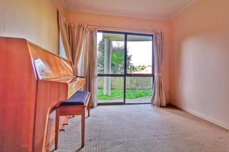 Photo of property in 55 Penguin Drive, Murrays Bay, Auckland, 0630