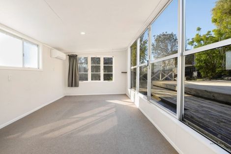 Photo of property in 32 Captain Scott Road, Glen Eden, Auckland, 0602