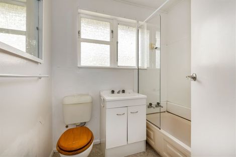 Photo of property in 4 Brown Grove, Ranui, Porirua, 5024