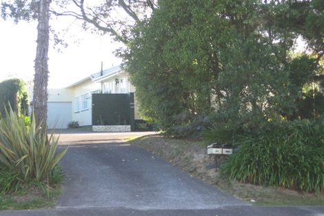 Photo of property in 1/166 Chivalry Road, Glenfield, Auckland, 0629