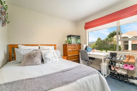 Photo of property in 2 Myers Grove, Churton Park, Wellington, 6037