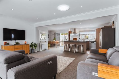 Photo of property in 37 Tamatea Road, Taupo, 3330