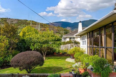 Photo of property in 52 Polstead Road, Stoke, Nelson, 7011