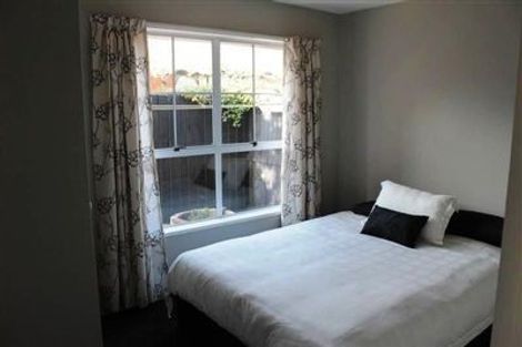 Photo of property in 2/8 Montclare Avenue, Ilam, Christchurch, 8041