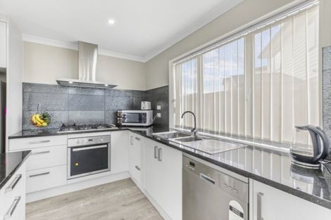 Photo of property in 89 Naylors Drive, Mangere, Auckland, 2022