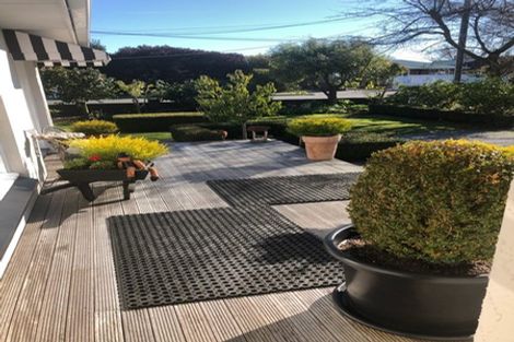 Photo of property in 19 Middlepark Road, Sockburn, Christchurch, 8042