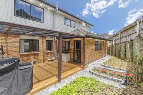 Photo of property in 21 Andover Way, Goodwood Heights, Auckland, 2105