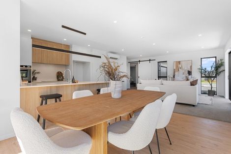 Photo of property in 10 Longfields Road, Brightwater, 7022