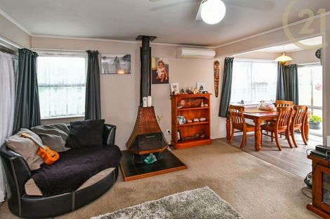 Photo of property in 11 Fairlight Place, Manurewa, Auckland, 2102