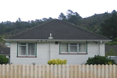 Photo of property in 324 George Street, Stokes Valley, Lower Hutt, 5019